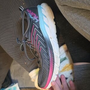 Hoka Clifton 4